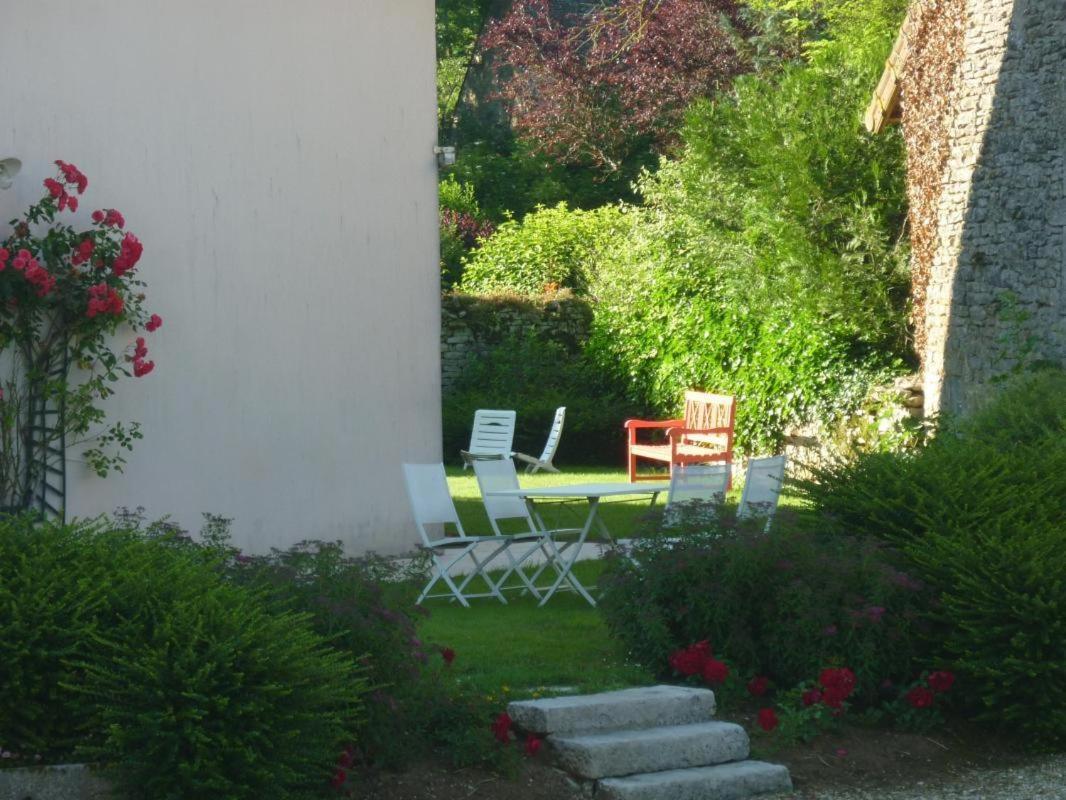 Ferme Du Pigeonnier Bed & Breakfast Montceau-et-Echarnant Екстериор снимка