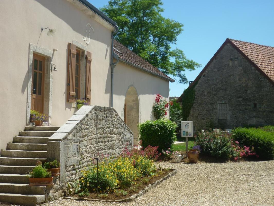 Ferme Du Pigeonnier Bed & Breakfast Montceau-et-Echarnant Екстериор снимка