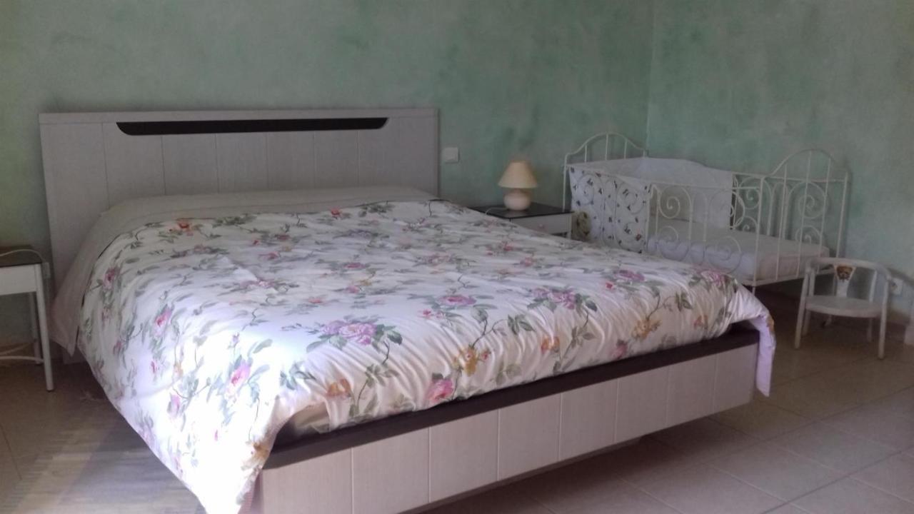 Ferme Du Pigeonnier Bed & Breakfast Montceau-et-Echarnant Екстериор снимка
