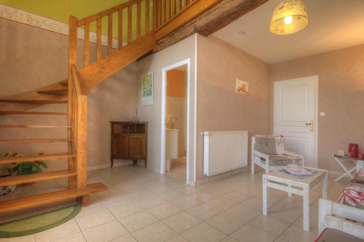 Ferme Du Pigeonnier Bed & Breakfast Montceau-et-Echarnant Екстериор снимка